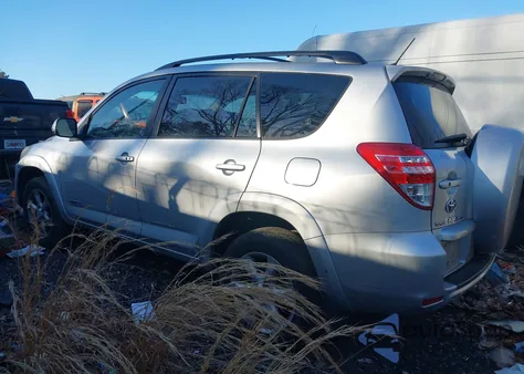 2010 Toyota Rav4 Limited z USA, uszkodzony, nr VIN JTMDF4DV5AD026360